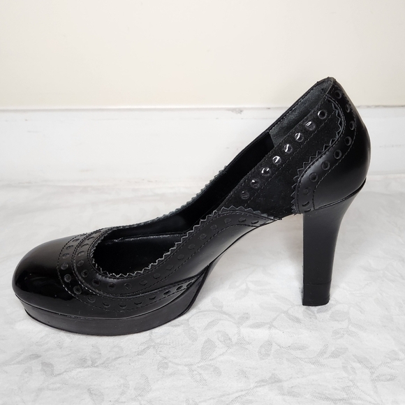Black Gucci Brogue pumps - Picture 3 of 13